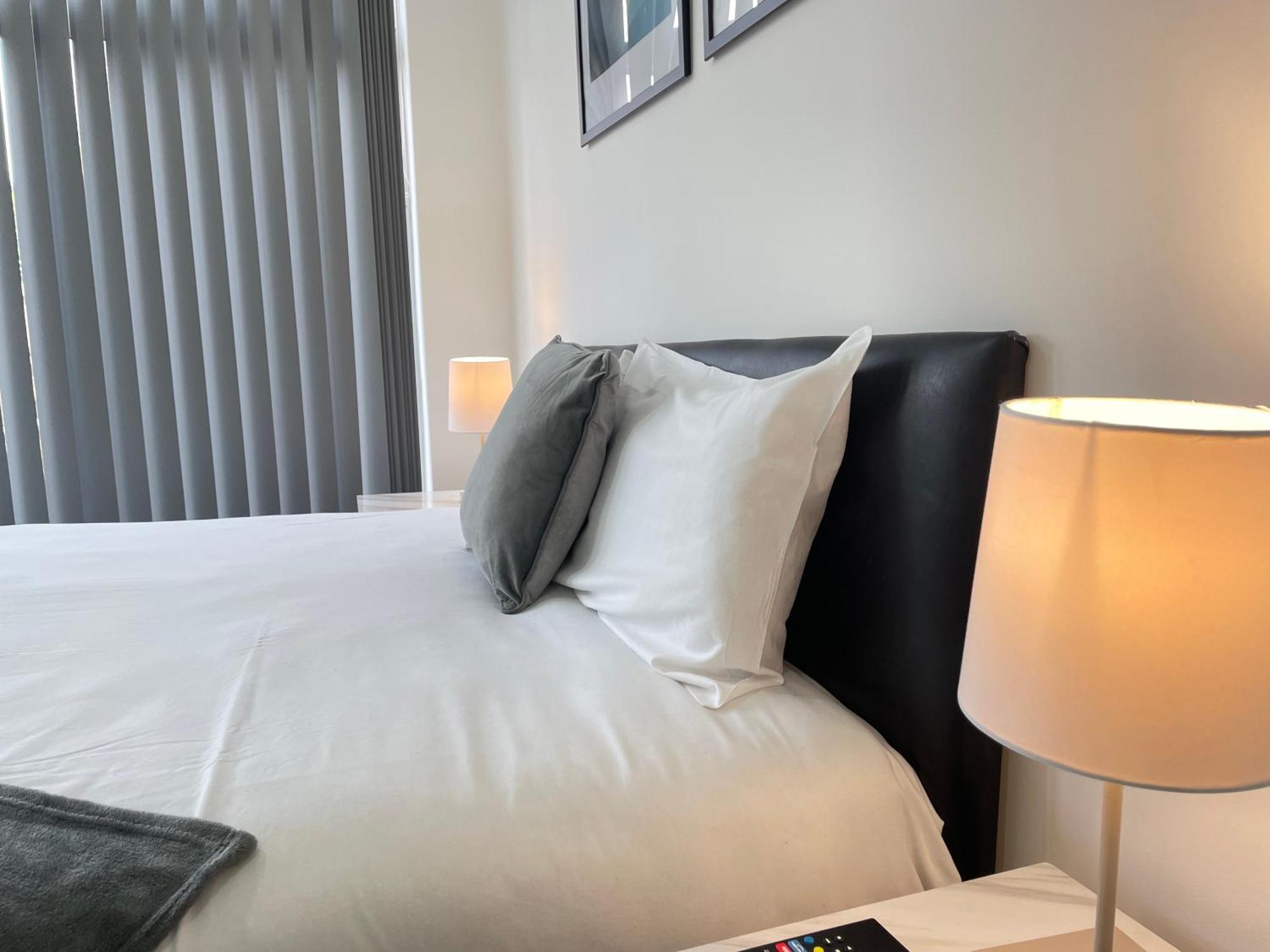 4 Bedroom 2 Bathroom Shared House - Near Bhx And Nec Birmingham Exterior foto